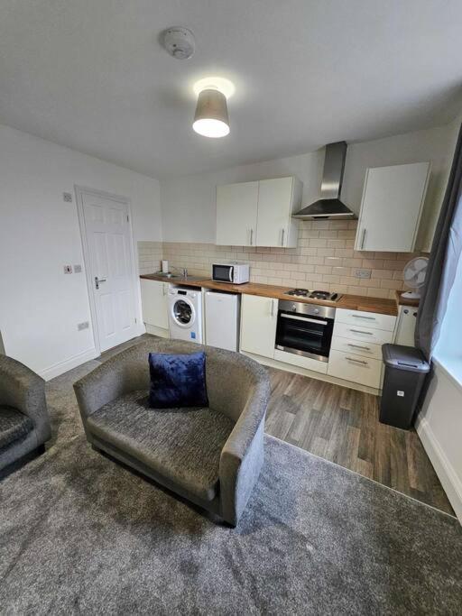 Fully Equipped Kitchen, Double Room Нийт Екстериор снимка